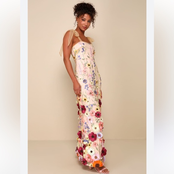 Lulus Dresses & Skirts - NWT Lulus Thriving Poise 3D Floral Embroidery Maxi Size Small